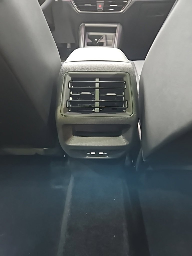 New 2026 Volkswagen Tiguan SE R-Line image 17