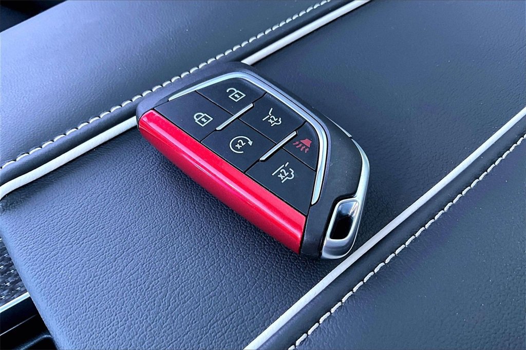 Used 2025 Cadillac Escalade V image 10