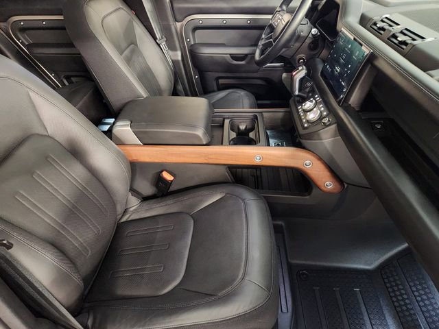 Used 2024 Land Rover Defender 130 X image 3