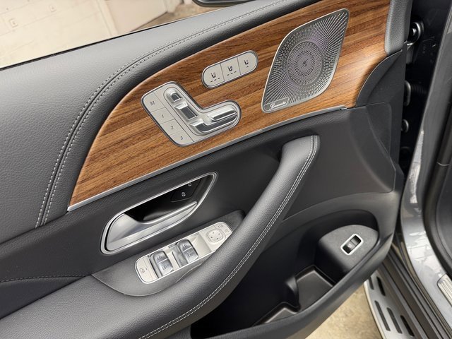 New 2025 Mercedes-Benz GLS 580 4MATIC image 11