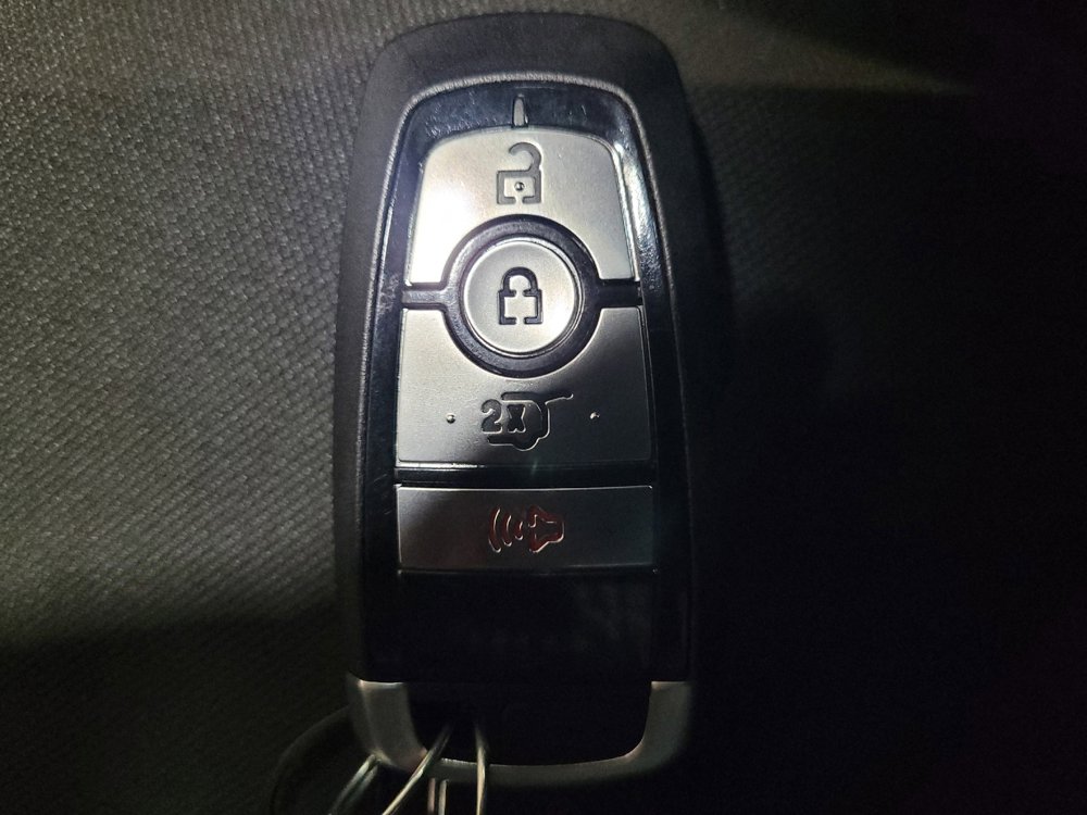 Used 2022 Ford Explorer XLT image 32