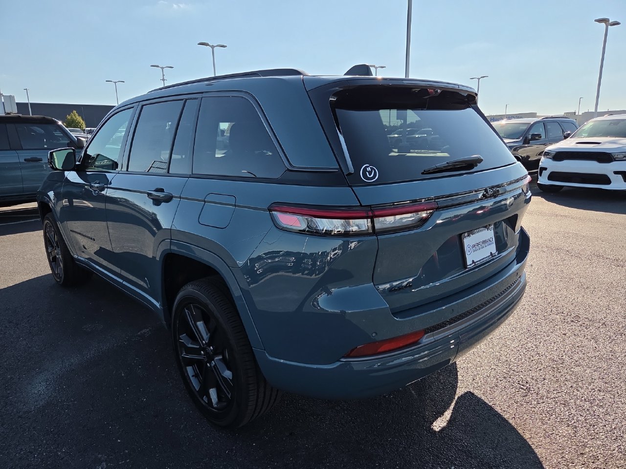 New 2027 Jeep Grand Cherokee Limited AWD/4WD image 28