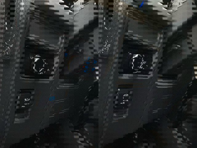 Used 2023 Ford Expedition Max XLT image 16