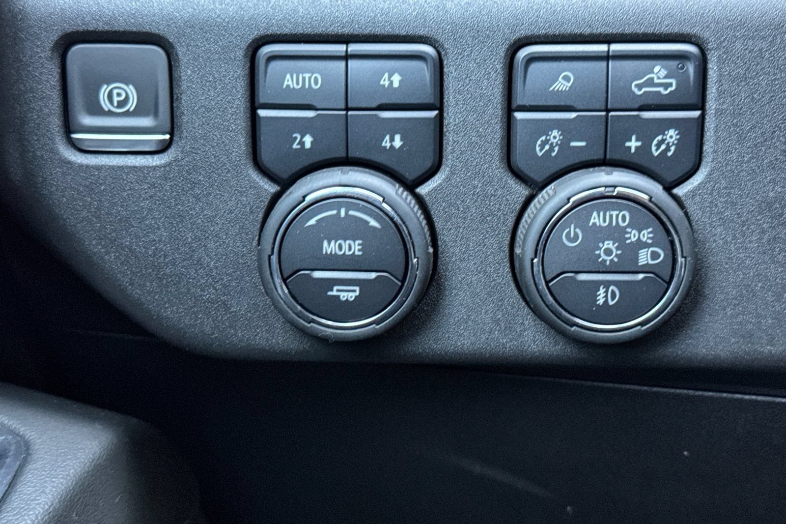 Used 2025 Chevrolet Silverado 1500 RST AWD/4WD image 30
