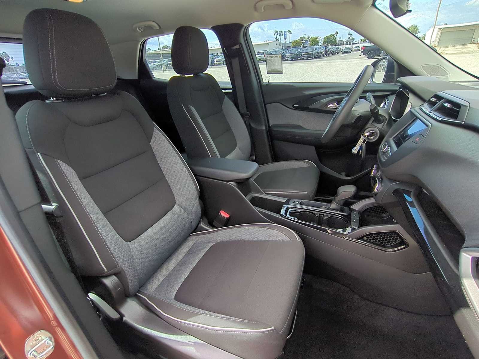 Used 2021 Chevrolet TrailBlazer LS FWD image 26