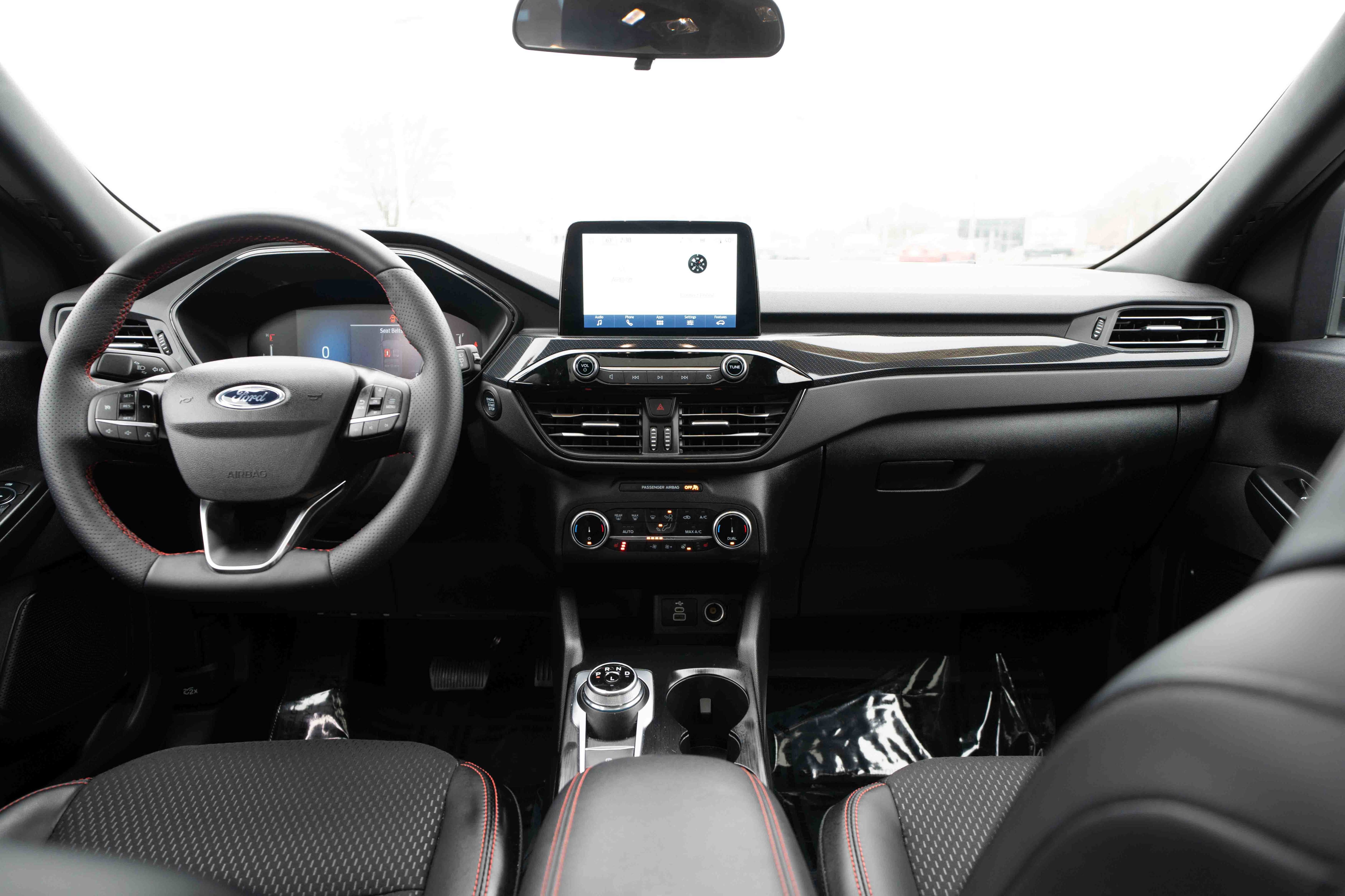 Used 2025 Ford Escape ST-Line w/ Cold Weather Package image 20