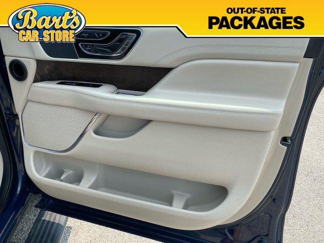 Used 2019 Lincoln Navigator Reserve AWD/4WD image 16