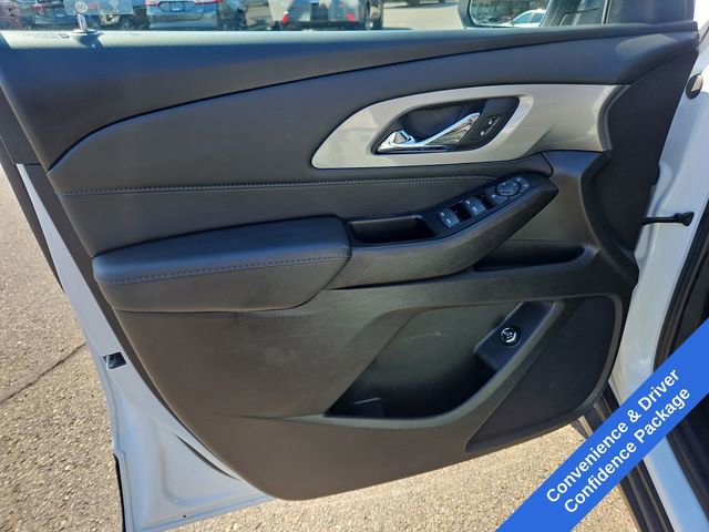 Used 2023 Chevrolet Traverse LT FWD image 11