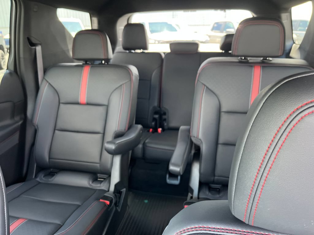 New 2026 Chevrolet Traverse RS w/ LPO, Floor Liner Package FWD image 13