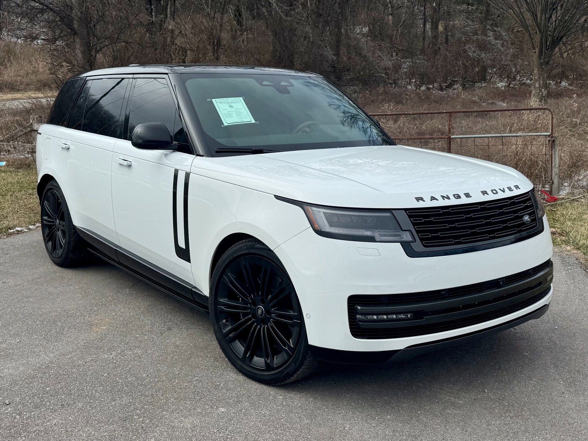 Used 2024 Land Rover Range Rover Long Wheelbase Autobiography image 1