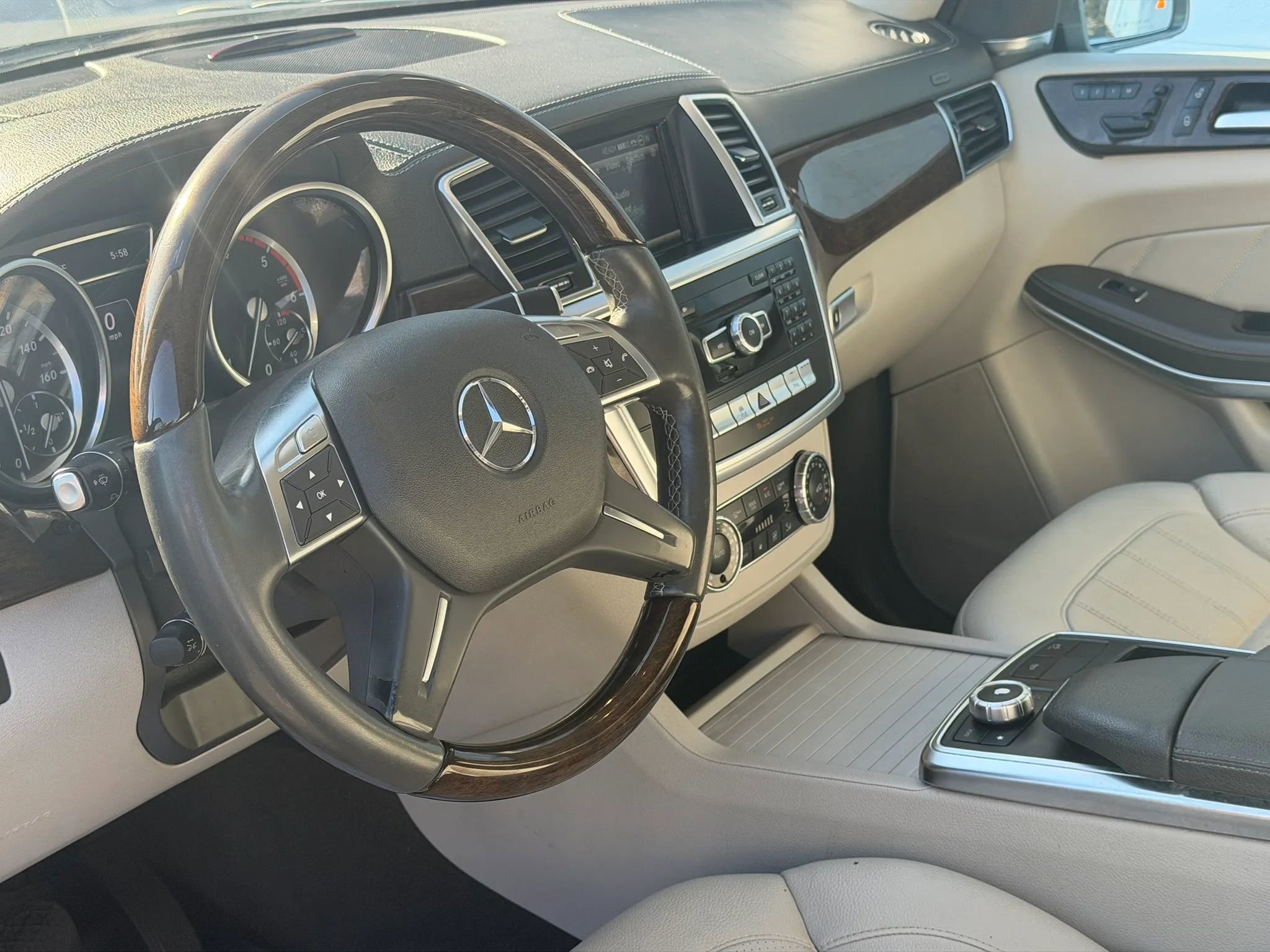 Used 2014 Mercedes-Benz GL 350 BlueTEC 4MATIC image 10