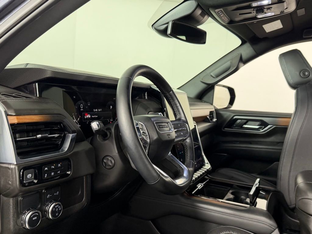 Used 2025 GMC Yukon Denali image 23