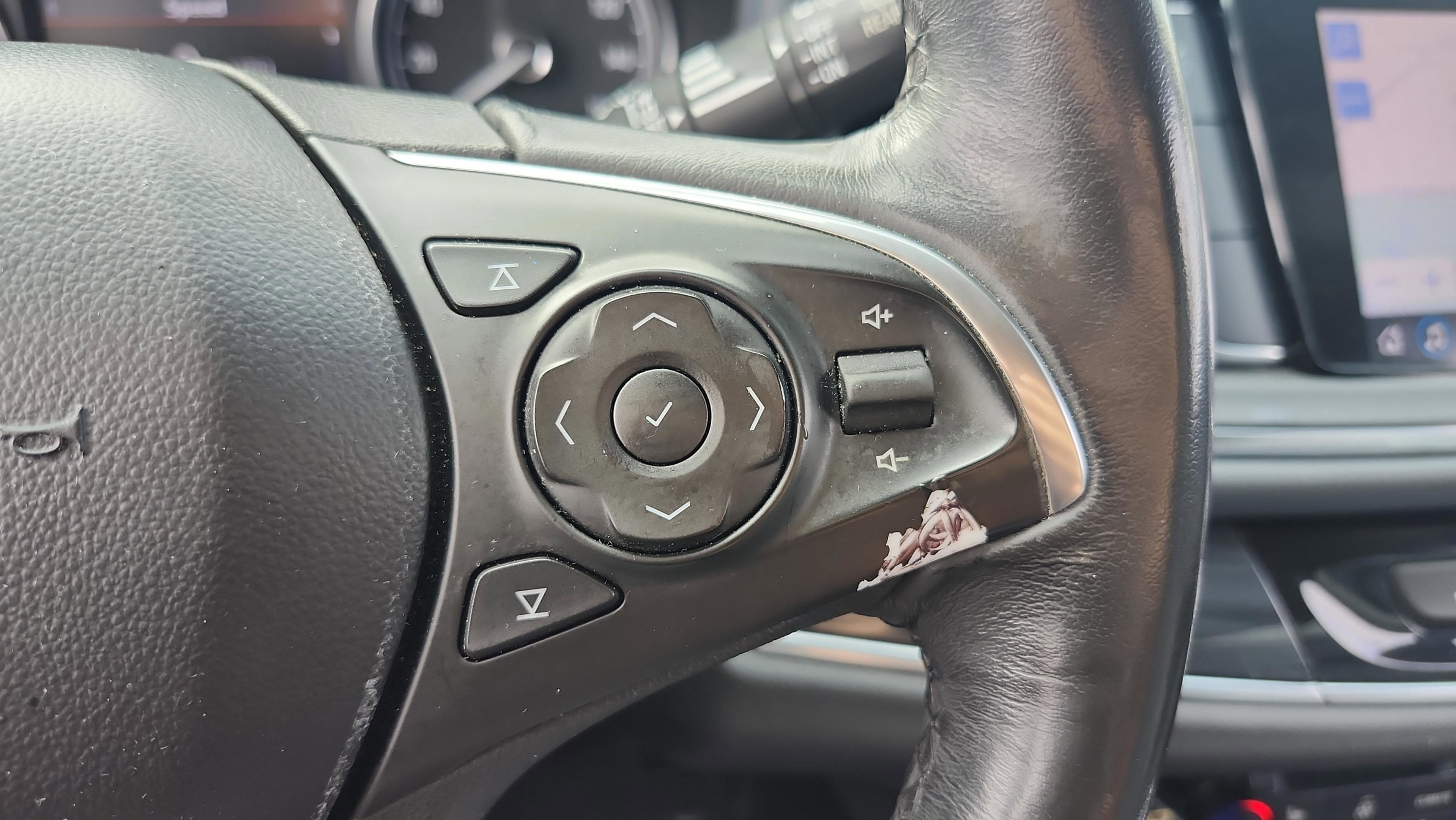 Used 2020 Buick Enclave Essence w/ Sound and Sites Package image 20