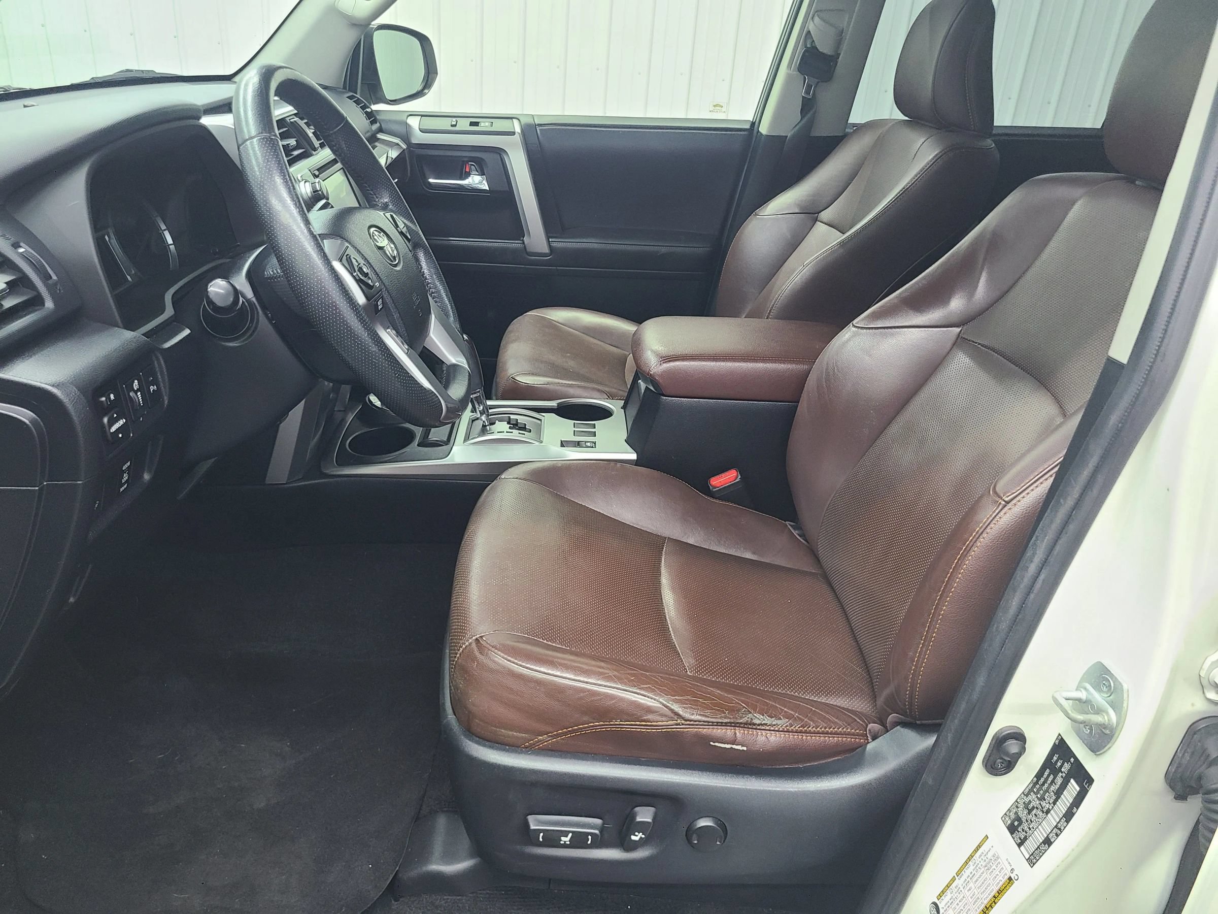 Used 2016 Toyota 4Runner Limited AWD/4WD image 23