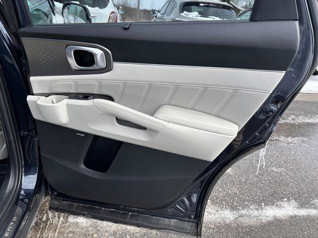 Certified 2023 Kia Sorento SX Prestige w/ Panoramic Sunroof Package image 15