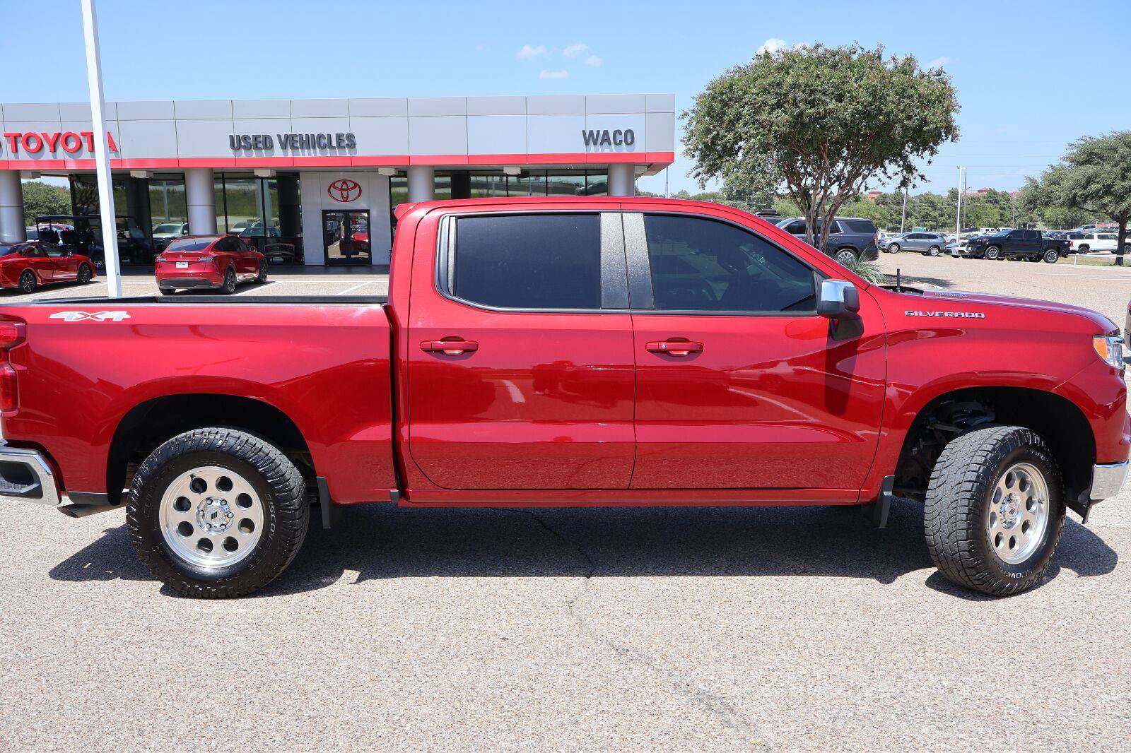 Used 2024 Chevrolet Silverado 1500 LT w/ Protection Package AWD/4WD image 2
