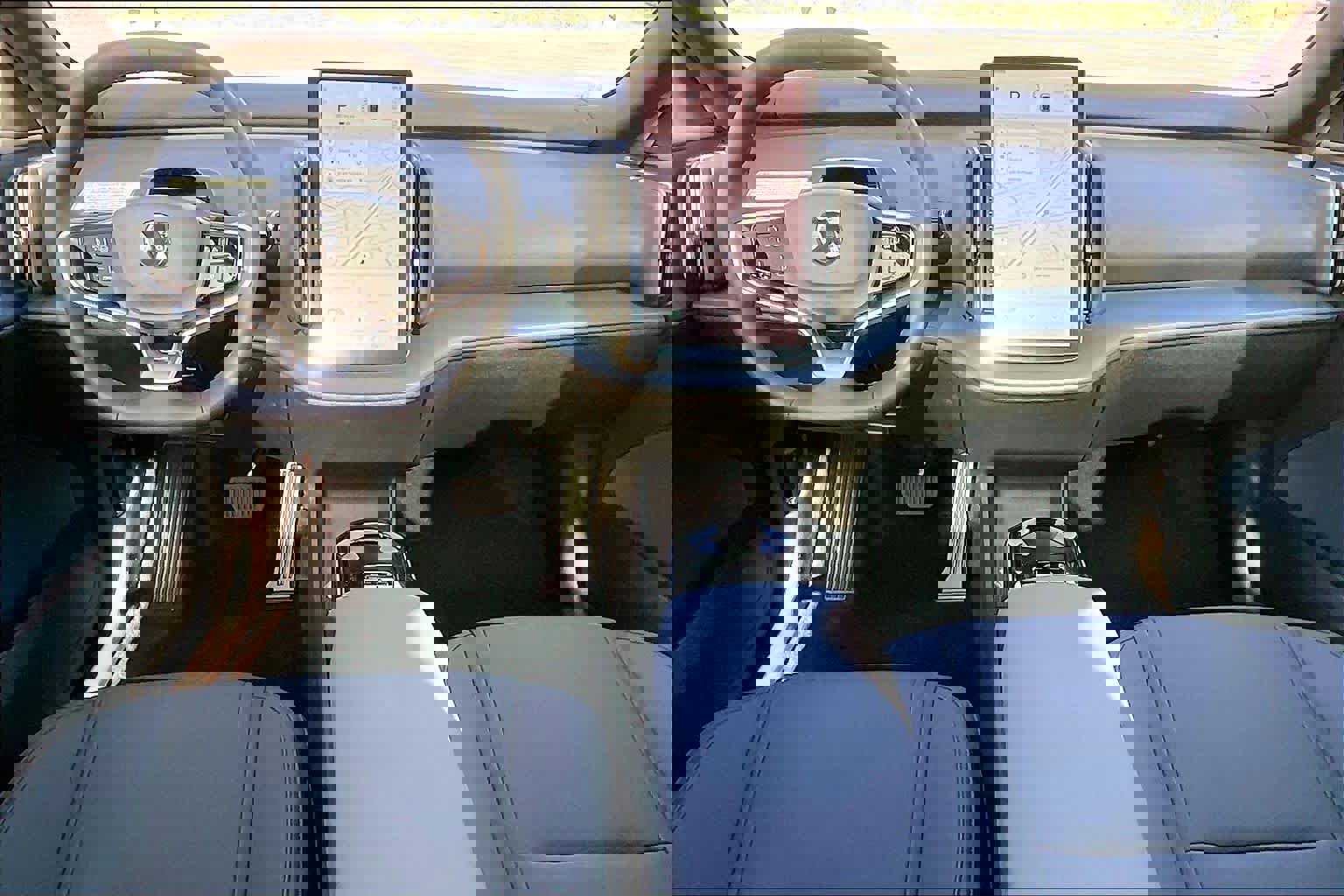 New 2025 Volvo EX30 Plus w/ Protection Package Premier image 7