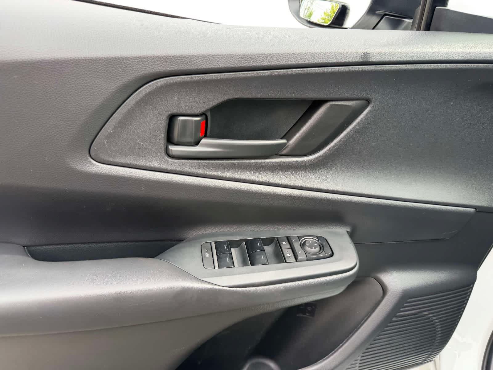 Used 2025 Toyota Prius Plug-In Hybrid FWD image 16