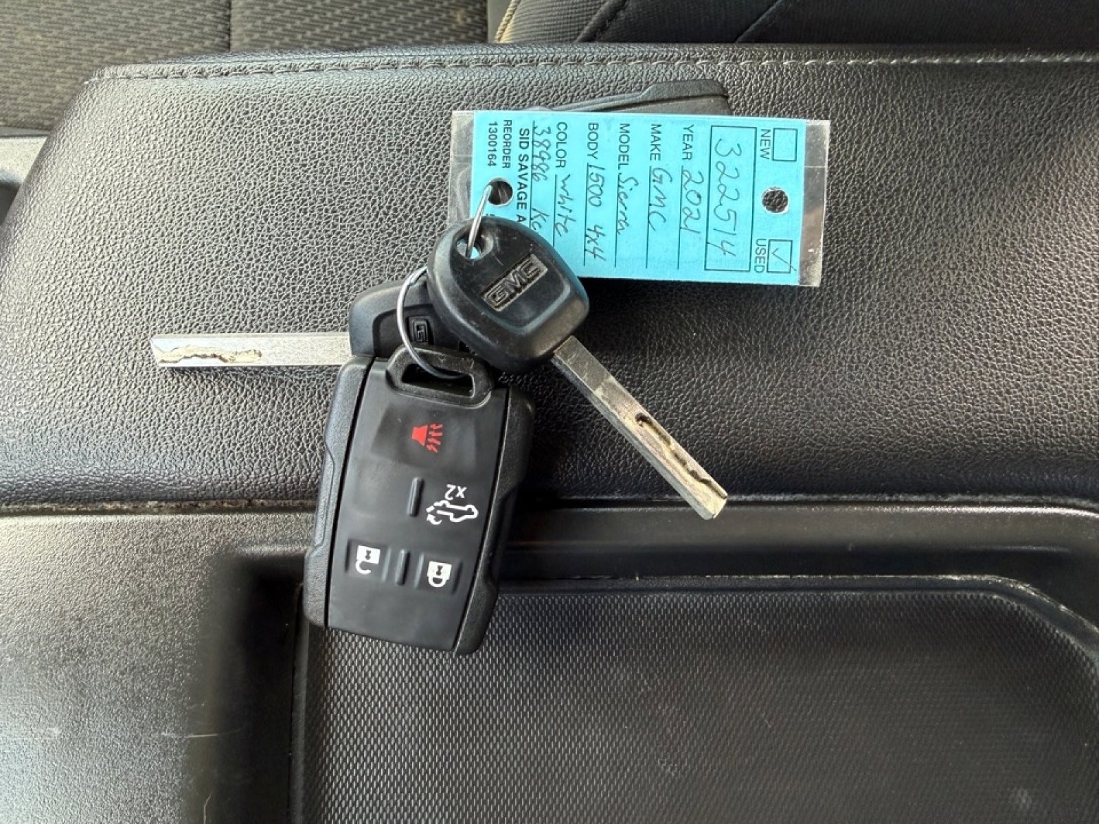 Used 2021 GMC Sierra 1500 4x4 Crew Cab w/ Sierra Value Package image 37