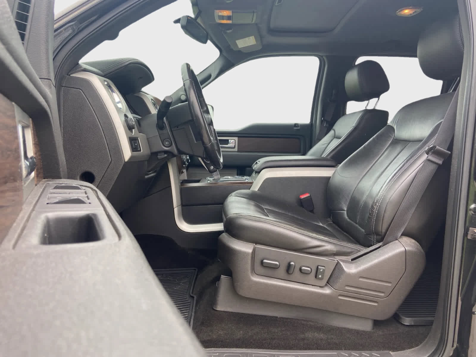 Used 2014 Ford F150 Lariat w/ Equipment Group 502A Luxury image 13