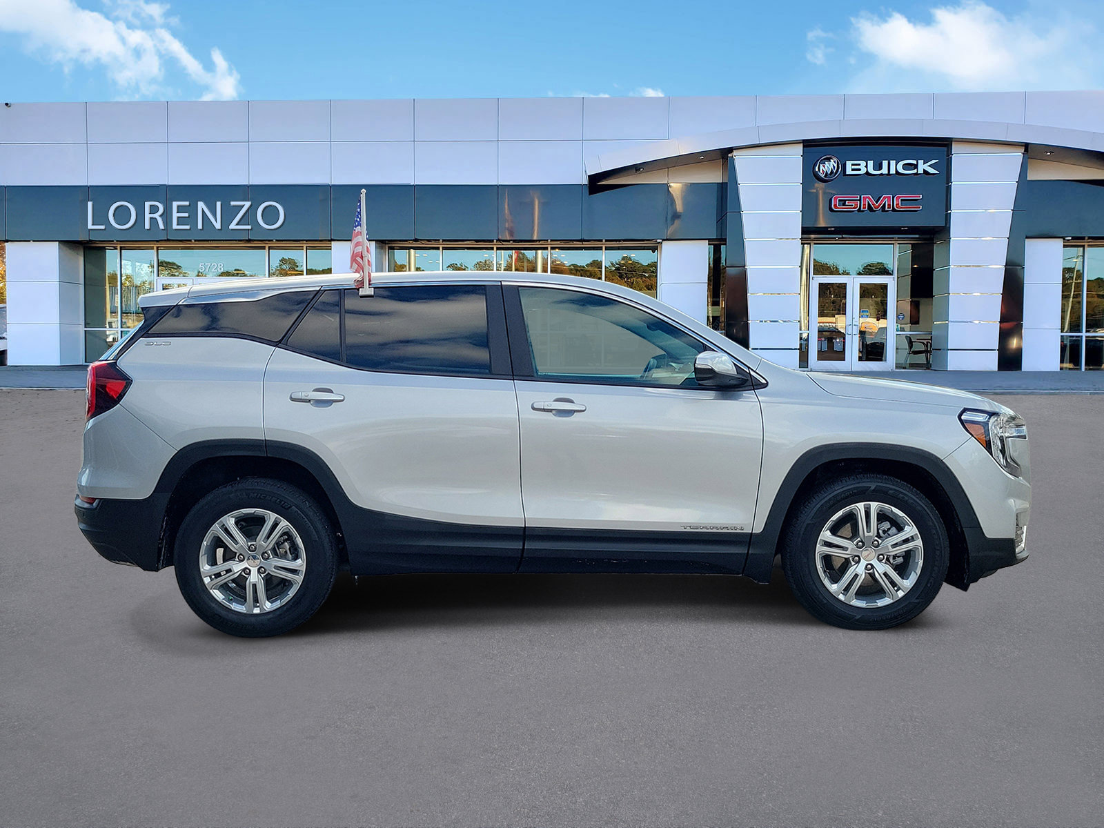 Used 2022 GMC Terrain SLE FWD image 4