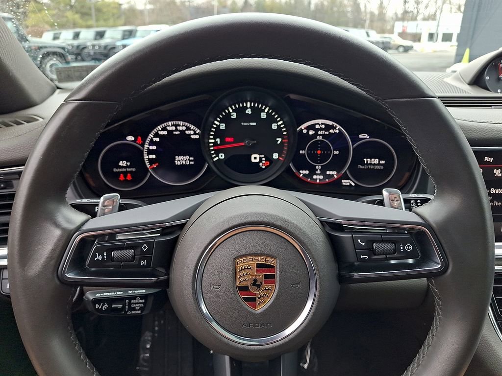 Used 2022 Porsche Panamera 4 Platinum Edition image 22