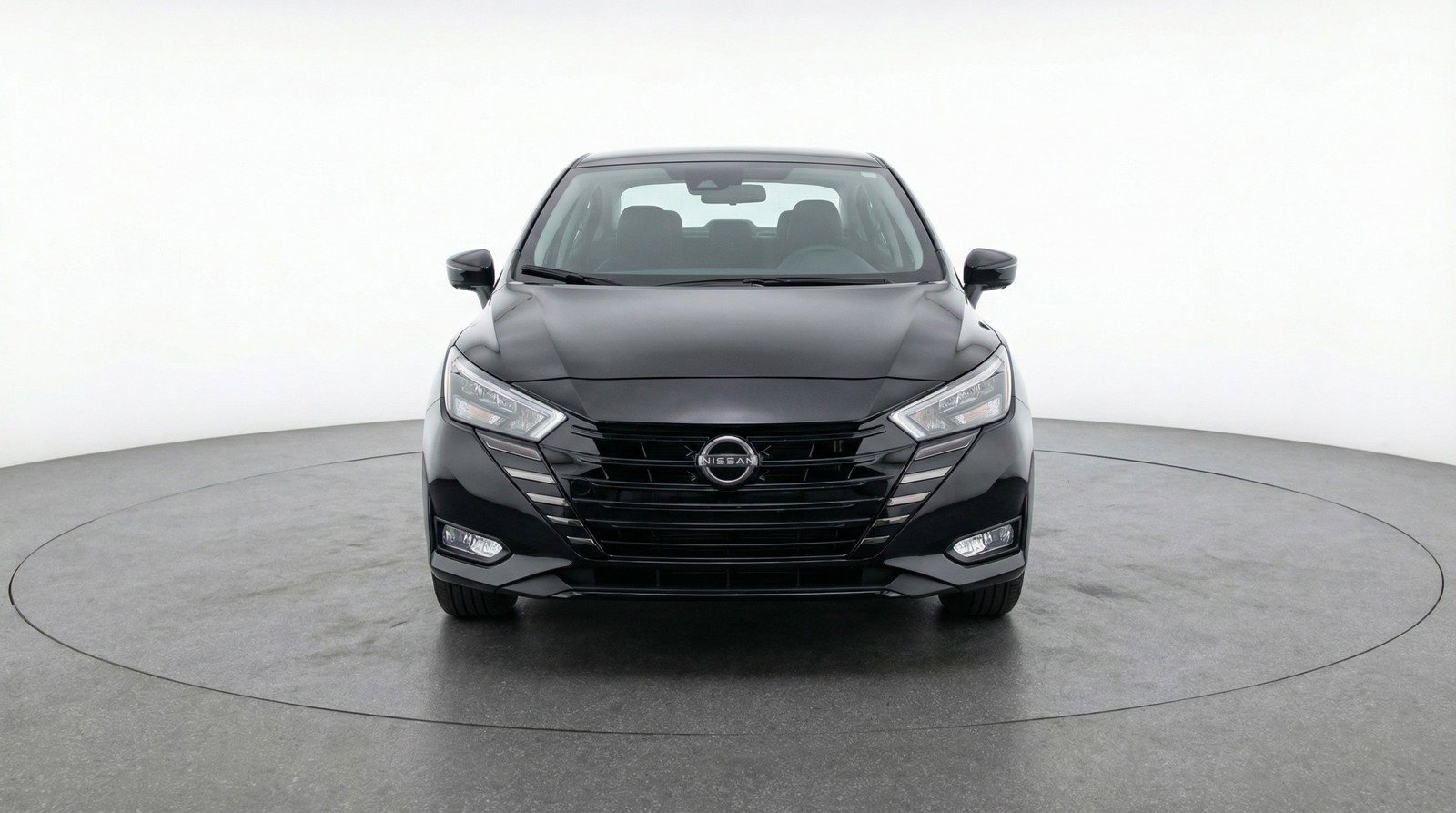 Used 2025 Nissan Versa SV image 2