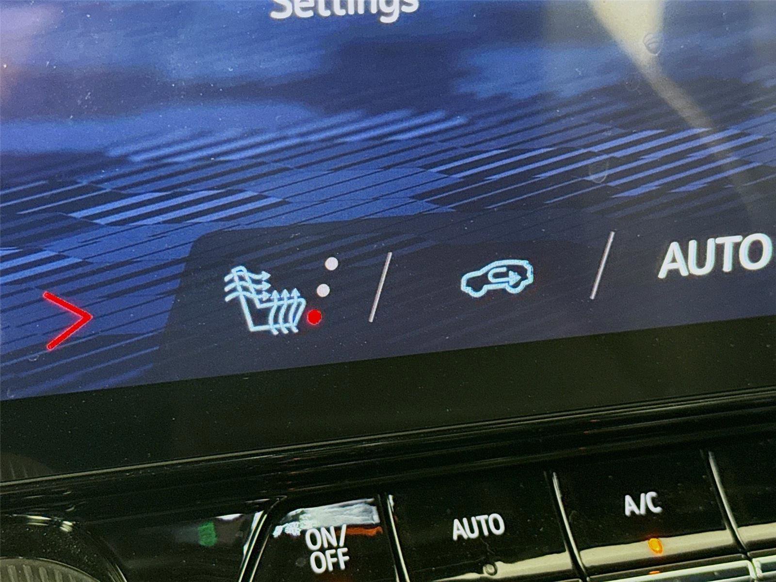 Used 2024 Chevrolet Blazer EV LT AWD/4WD image 21