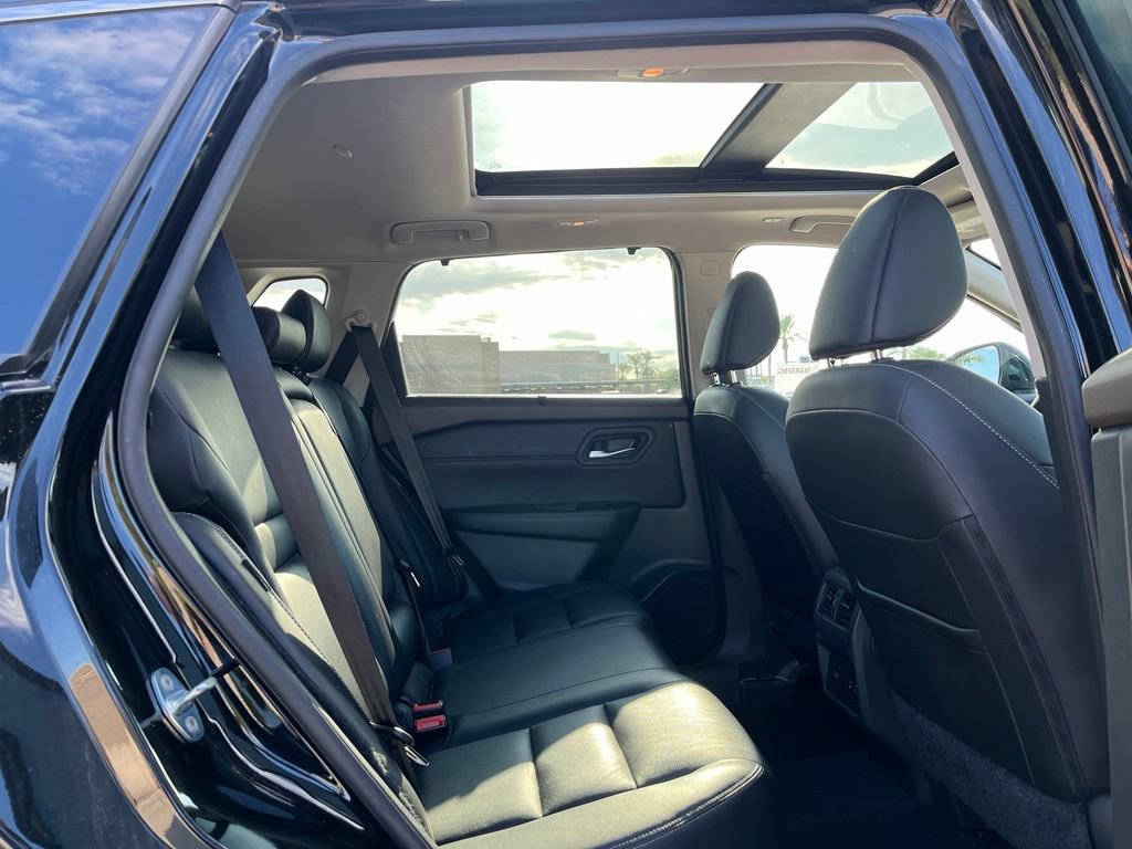 Used 2023 Nissan Rogue SL w/ SL Premium Package FWD image 19