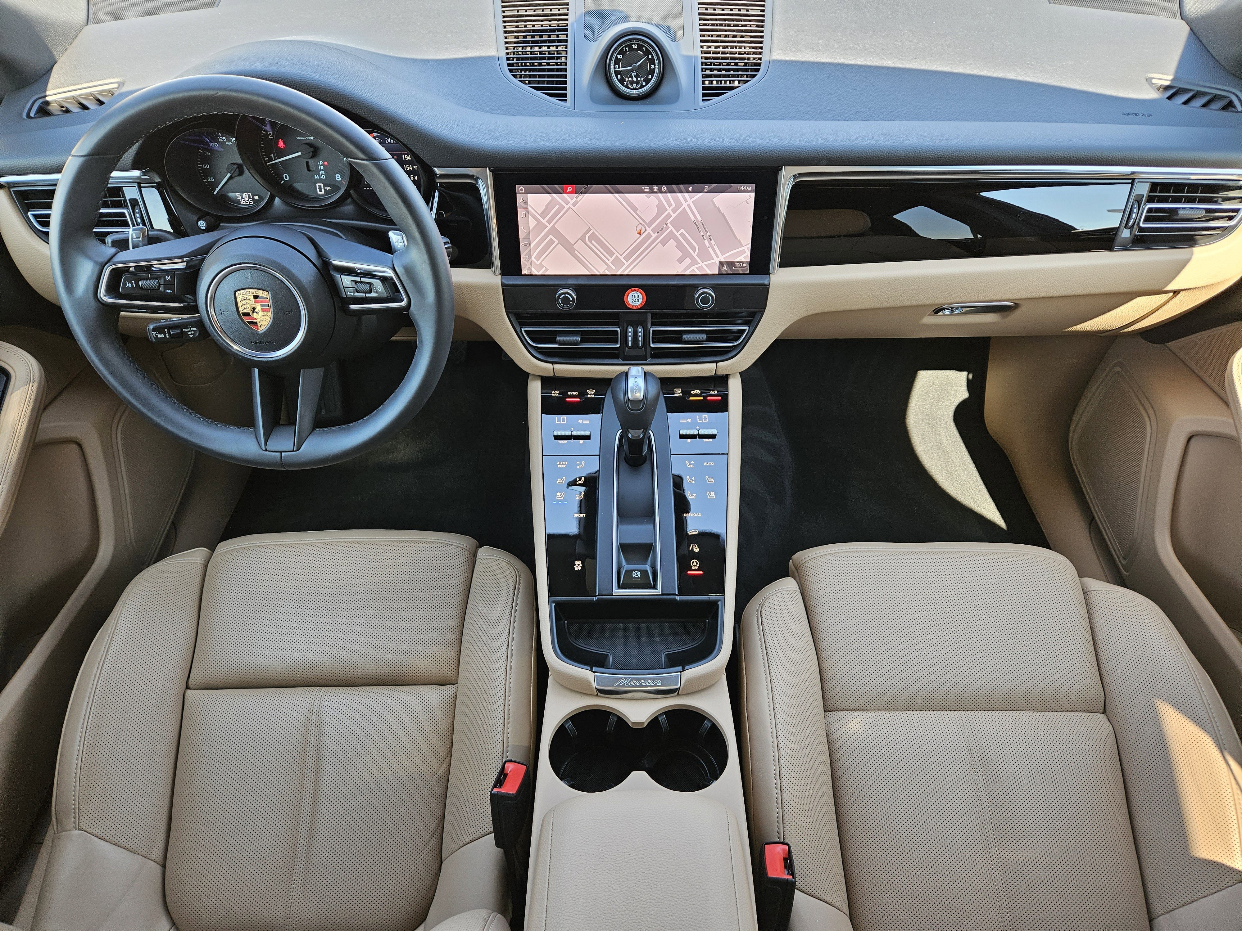 Certified 2025 Porsche Macan image 25