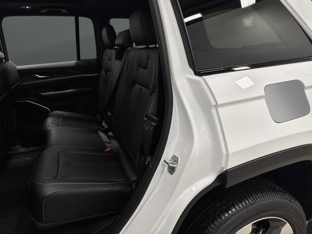 New 2026 Jeep Grand Cherokee Limited w/ Luxury Tech Group II image 30