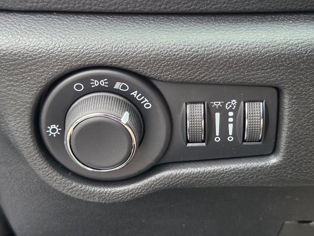 New 2027 Chrysler Pacifica Limited w/ S Appearance Package FWD image 29