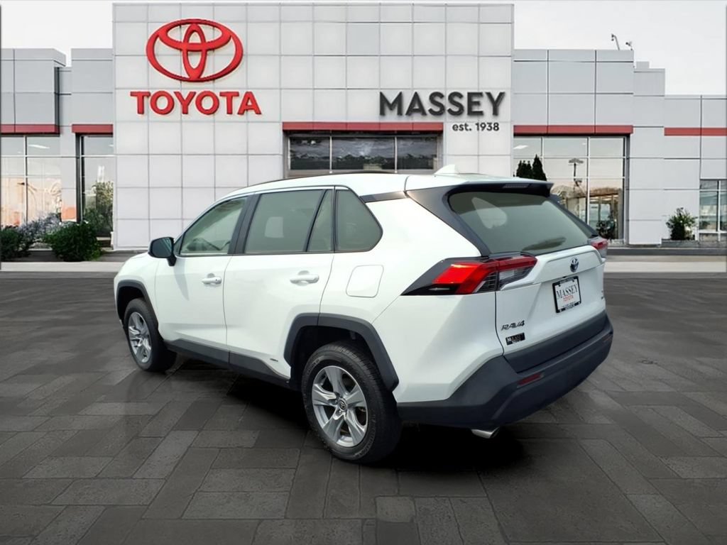 Used 2022 Toyota RAV4 XLE w/ Convenience Package AWD/4WD image 5