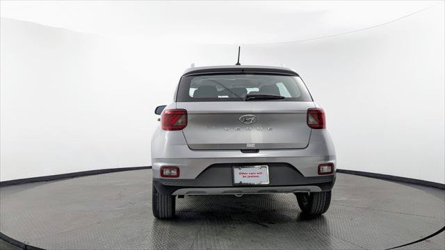 Used 2026 Hyundai Venue SEL FWD image 7