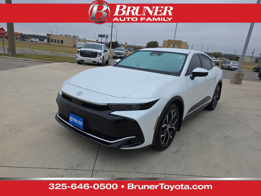 Used 2023 Toyota Crown XLE 360° Tour