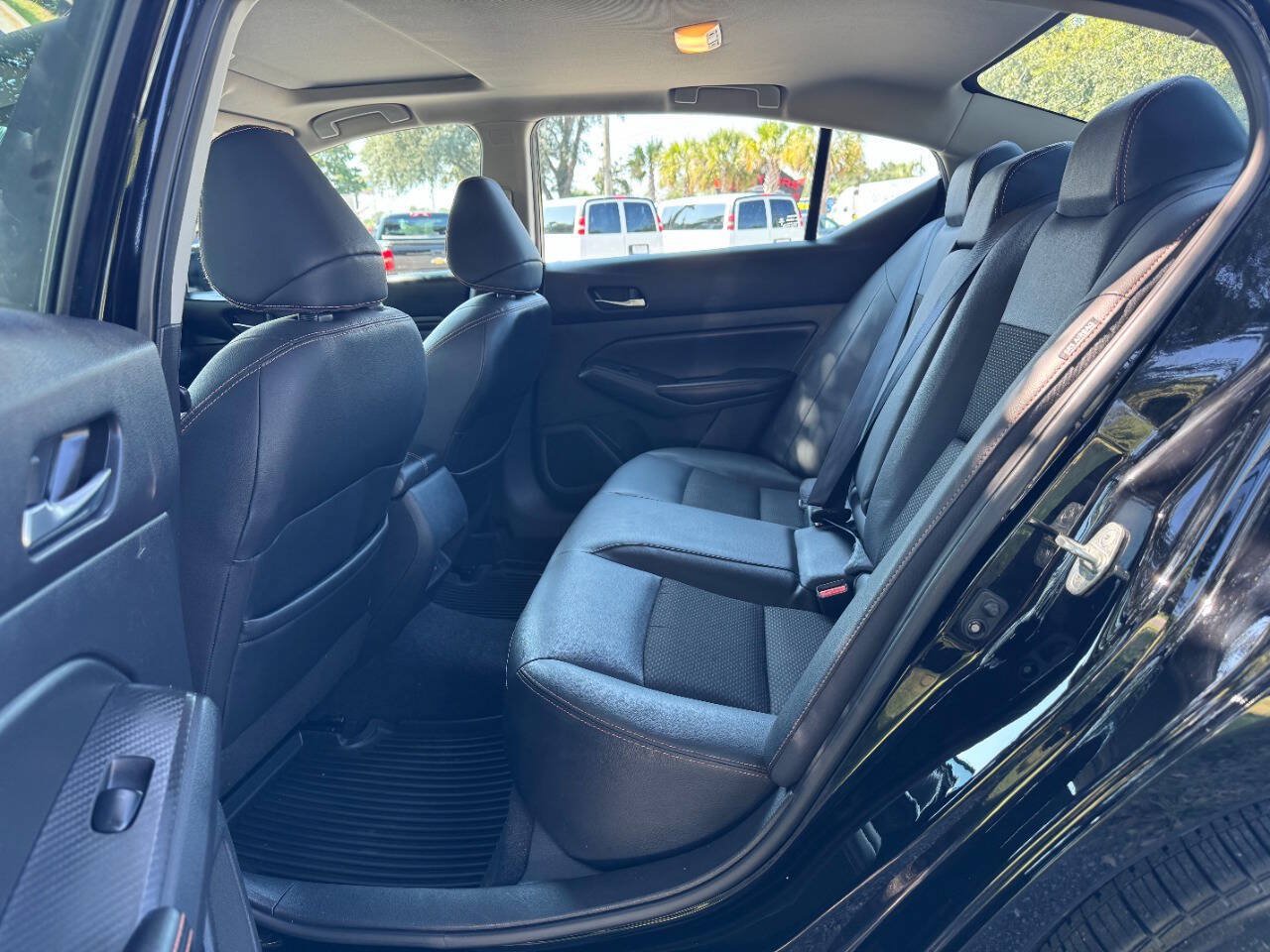 Used 2019 Nissan Altima 2.5 SR w/ SR Premium Package AWD/4WD image 12