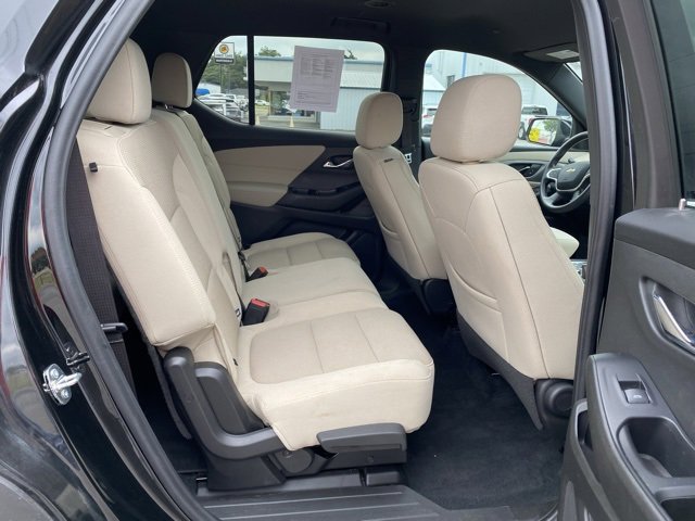 Used 2022 Chevrolet Traverse LS image 9
