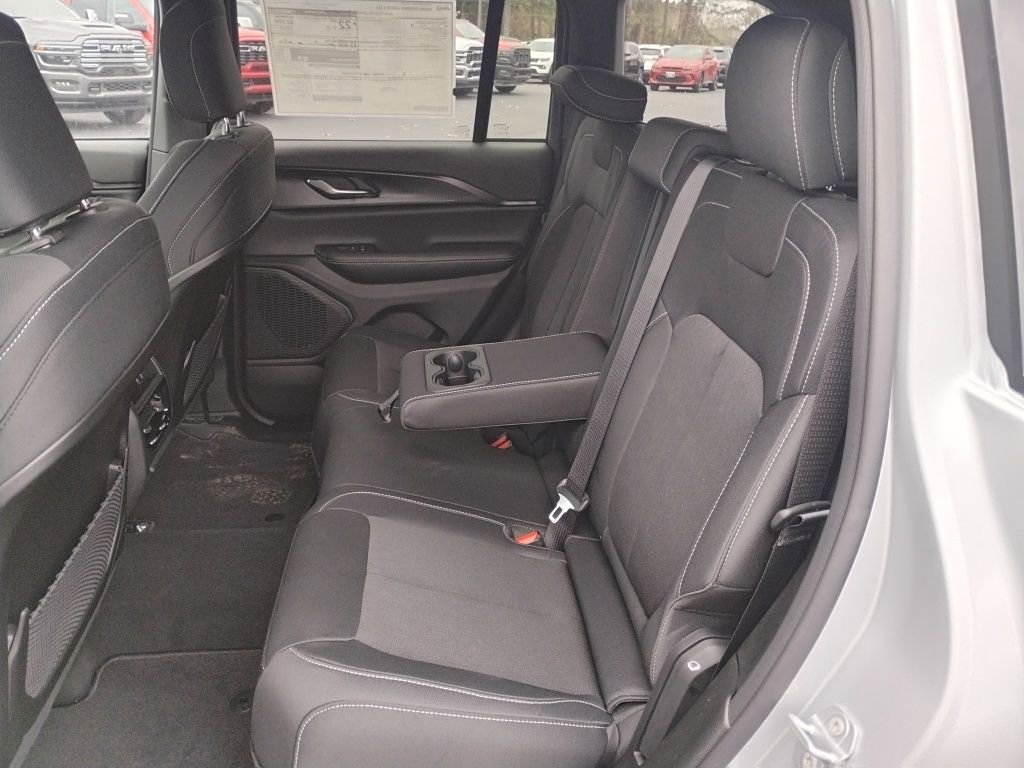 New 2025 Jeep Grand Cherokee Laredo X w/ Trailer Tow Package image 17