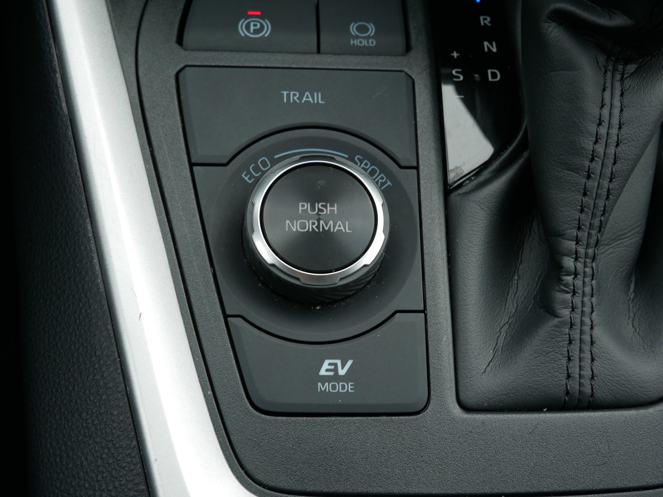 Certified 2025 Toyota RAV4 XLE image 29