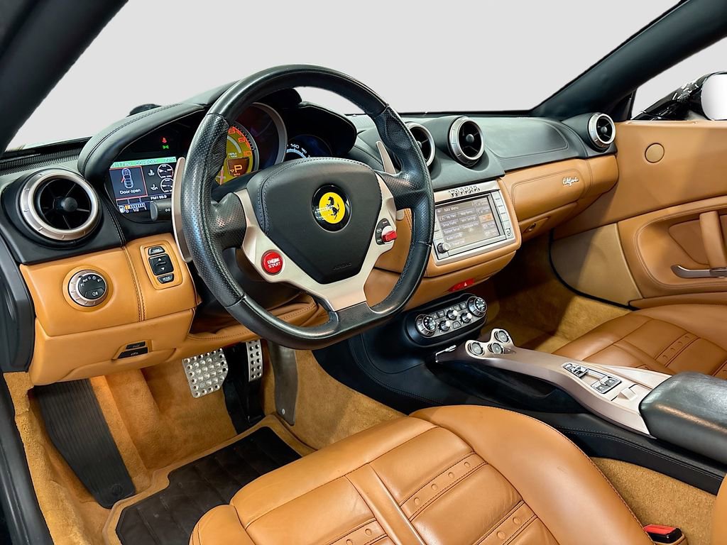 Used 2014 Ferrari California image 9