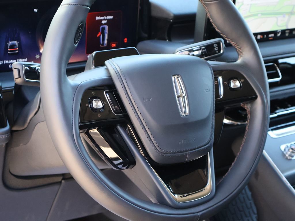 Used 2025 Lincoln Aviator AWD image 20