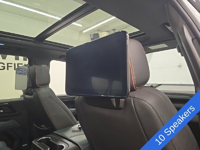 Used 2025 GMC Yukon XL AT4 w/ AT4 Premium Plus Package AWD/4WD image 15