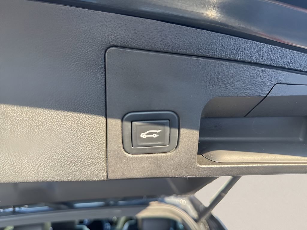 Used 2023 Cadillac XT5 Premium Luxury w/ Technology Package image 11