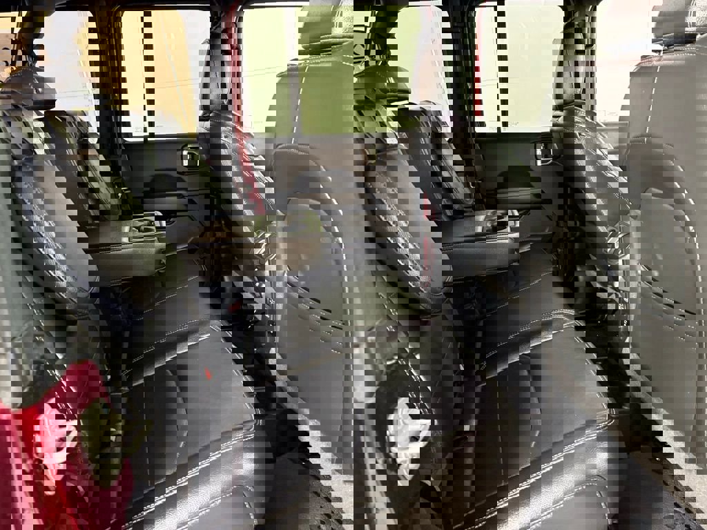 Used 2022 Jeep Wrangler Unlimited Sahara image 16