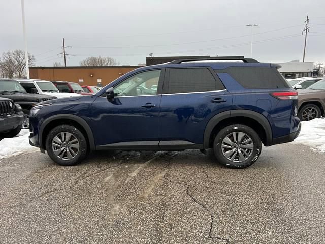 Used 2025 Nissan Pathfinder SV AWD/4WD image 6