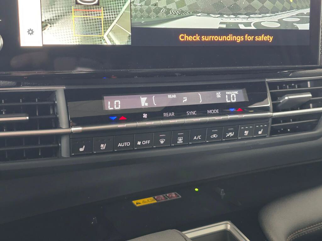 New 2026 Toyota Sienna Platinum AWD/4WD image 29