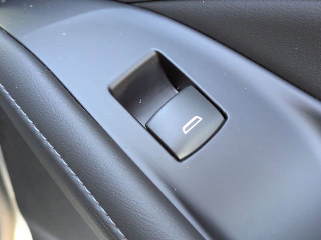 Used 2023 Buick Enclave Avenir w/ Avenir Technology Package image 38