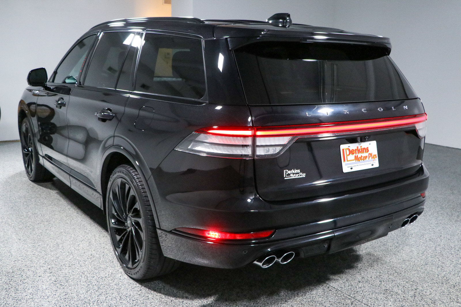 Used 2025 Lincoln Aviator Reserve w/ Jet Appearance Package AWD/4WD image 9