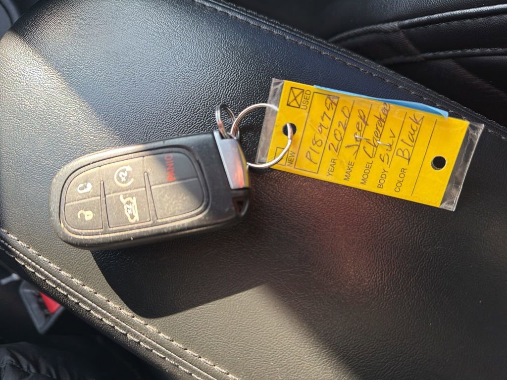 Used 2020 Jeep Cherokee Latitude Plus image 14