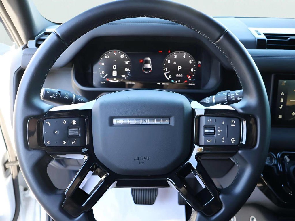 Certified 2024 Land Rover Defender 110 X-Dynamic SE AWD/4WD image 18